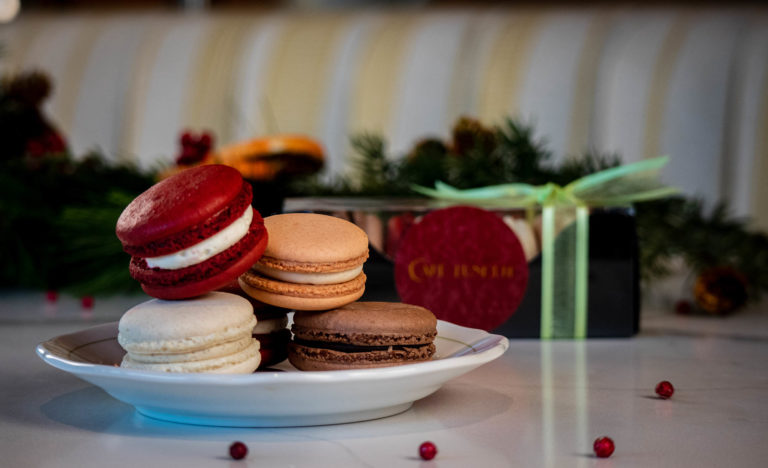 Holiday Macarons
